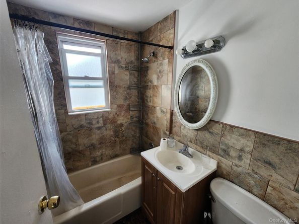 5912 58th Road, Maspeth NY 11378