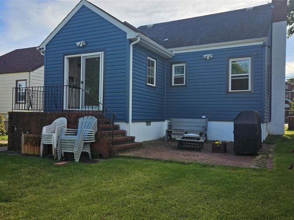 956 Hillside Boulevard, New Hyde Park NY 11040