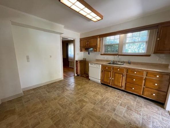 45 Cedar Avenue, Farmingdale NY 11735