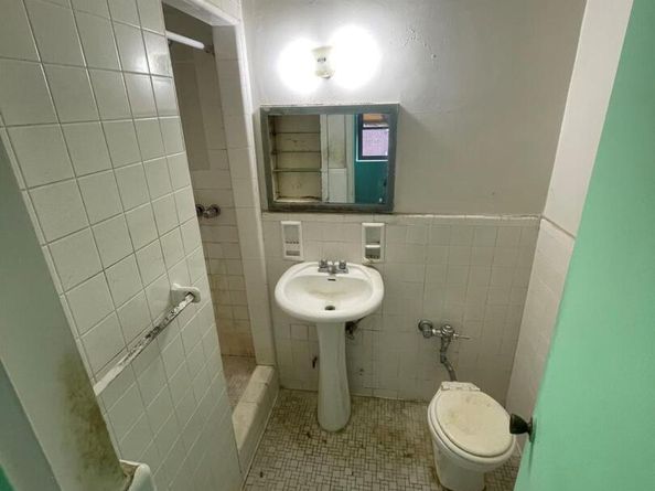143-30 Roosevelt 3H, Flushing NY 11354