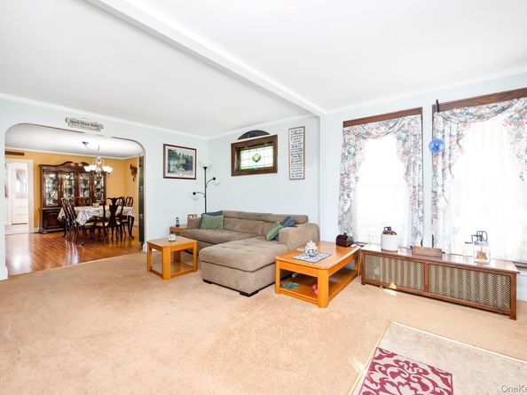 77-20 62 Street, Glendale NY 11385