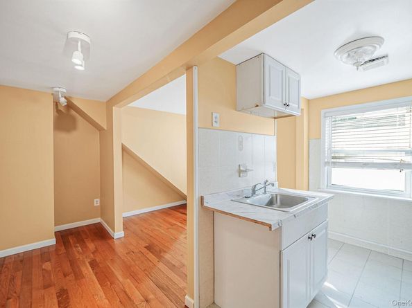 182 Ann Street, Valley Stream NY 11580