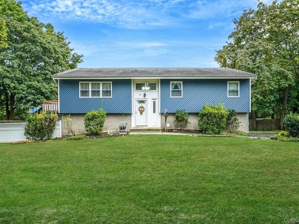 3 Selmar Court, Kings Park NY 11754