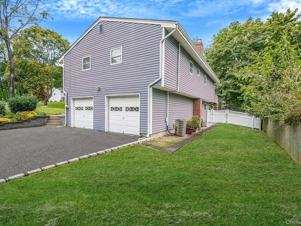 3 Selmar Court, Kings Park NY 11754