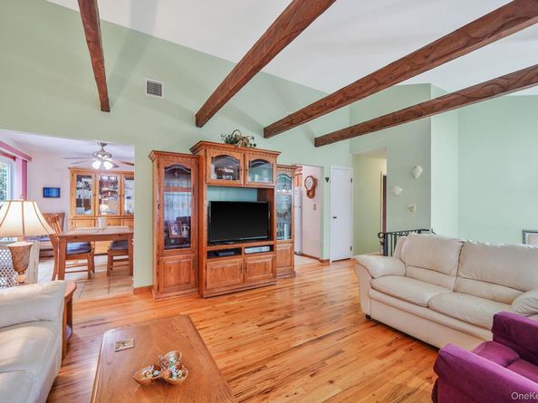 3 Selmar Court, Kings Park NY 11754