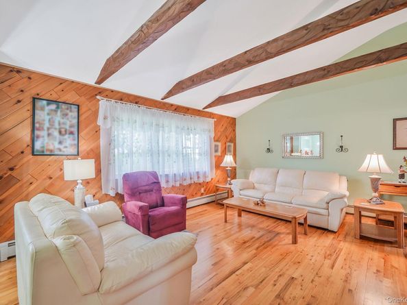 3 Selmar Court, Kings Park NY 11754