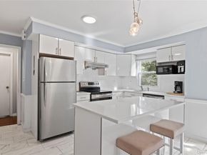 11 Glenwood Road, Glen Head NY 11545