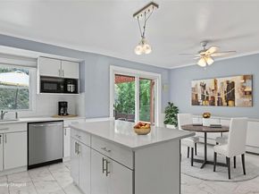 11 Glenwood Road, Glen Head NY 11545