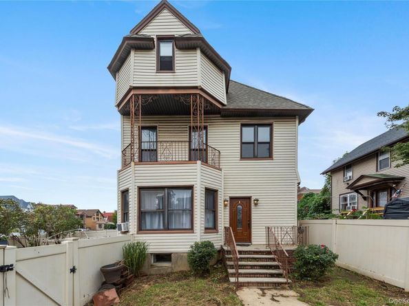 15401 35th Avenue, Flushing NY 11354