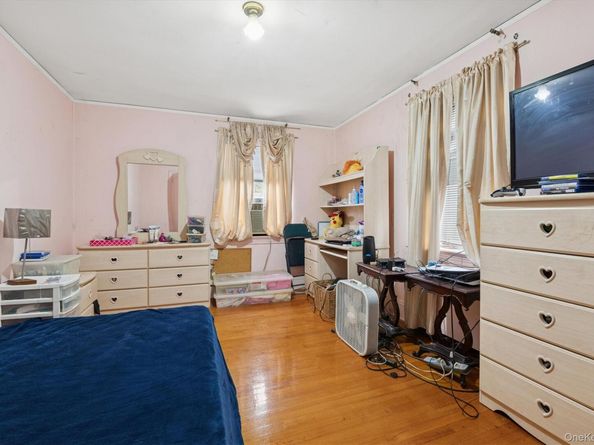 18015 Dalny Road, Jamaica Estates NY 11432