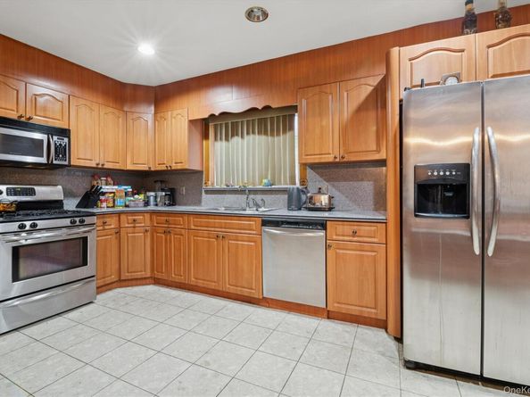18015 Dalny Road, Jamaica Estates NY 11432