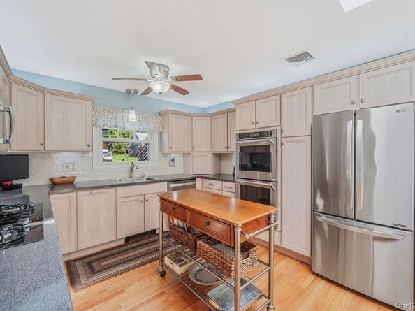 50 Head Of The Neck Road, Bellport NY 11713