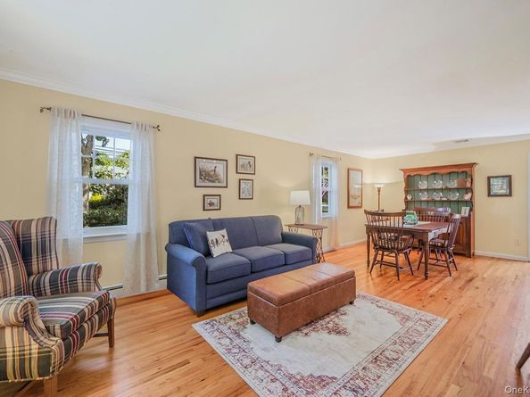 50 Head Of The Neck Road, Bellport NY 11713