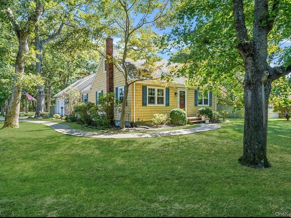 50 Head Of The Neck Road, Bellport NY 11713