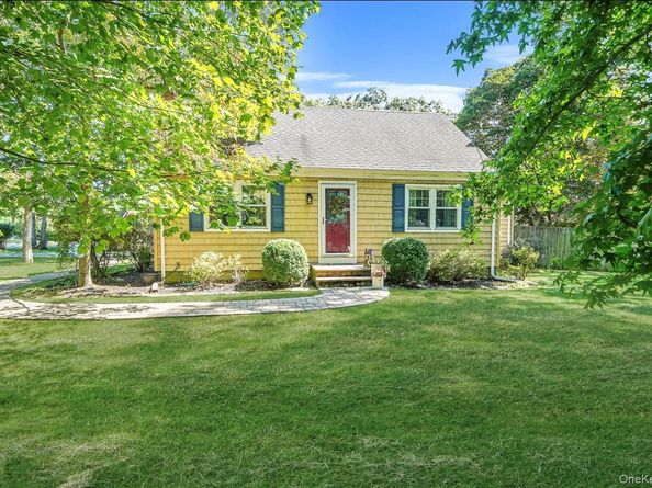 50 Head Of The Neck Road, Bellport NY 11713
