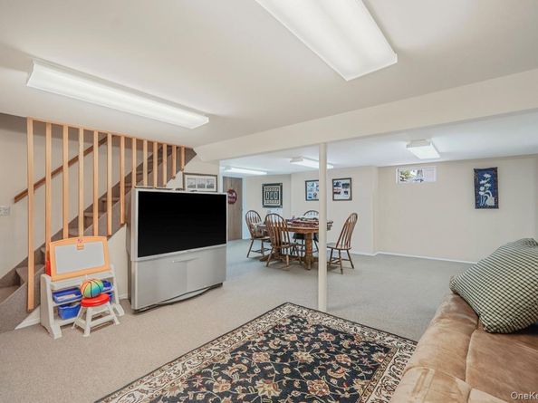 50 Head Of The Neck Road, Bellport NY 11713