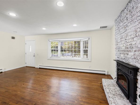 15 Oakwood Avenue, Miller Place NY 11764