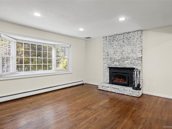 15 Oakwood Avenue, Miller Place NY 11764