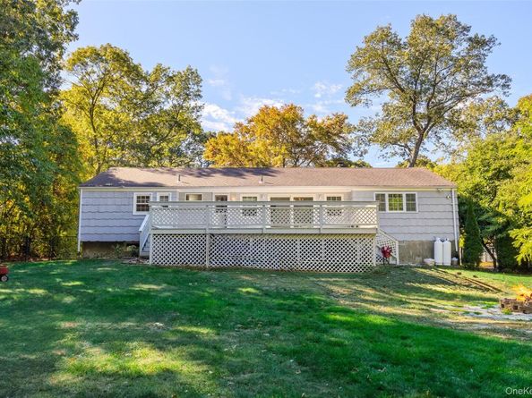 15 Oakwood Avenue, Miller Place NY 11764