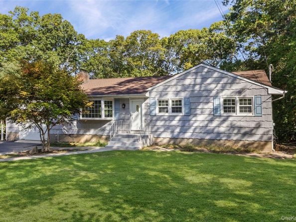 15 Oakwood Avenue, Miller Place NY 11764