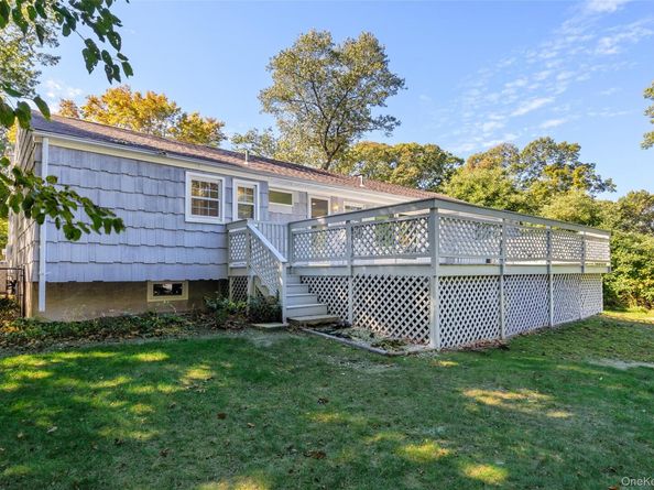 15 Oakwood Avenue, Miller Place NY 11764