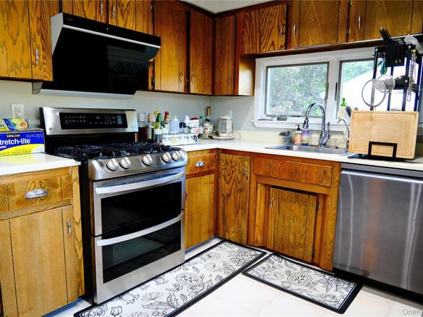 23 Bowman Lane, Kings Park NY 11754