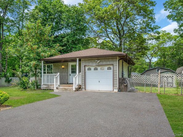 193 Shinnecock Avenue, Mastic NY 11950