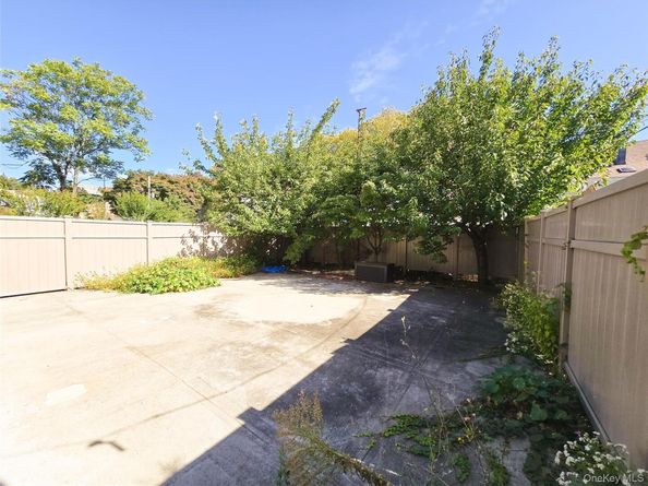 9119 108th Street, Richmond Hill NY 11418