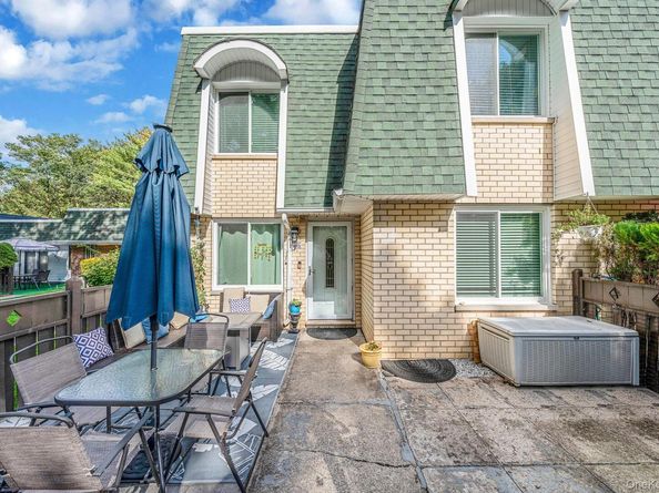 862 Birchwood Road, Medford NY 11763