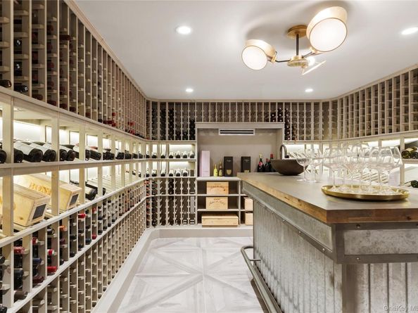 217 Hommocks Road, Larchmont NY 10538