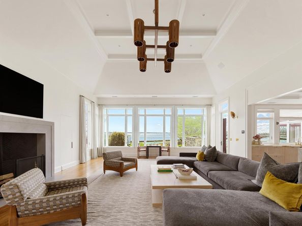 217 Hommocks Road, Larchmont NY 10538