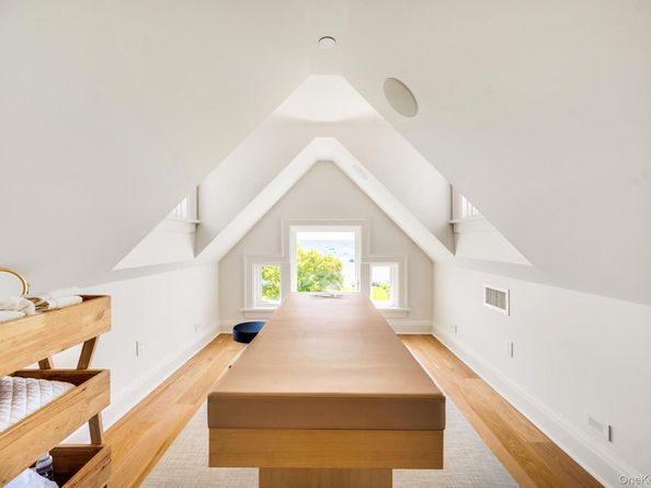 217 Hommocks Road, Larchmont NY 10538