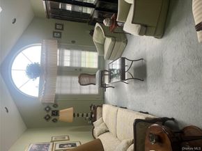 18 Dawn Drive, Oakdale NY 11769