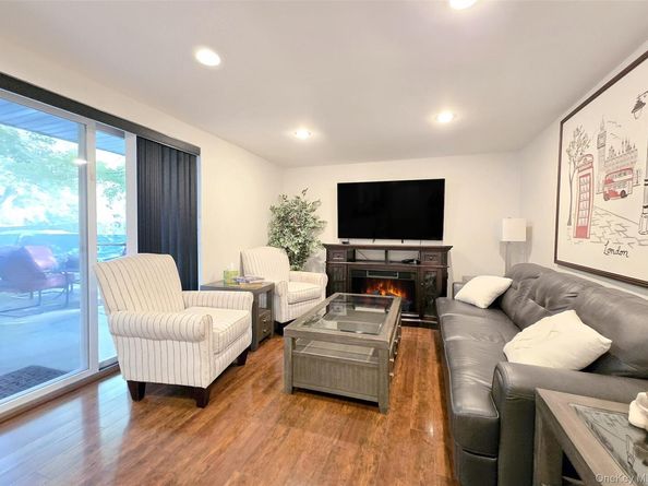 7 Royal Oaks Drive, Centereach NY 11720