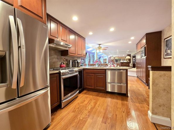 7 Royal Oaks Drive, Centereach NY 11720