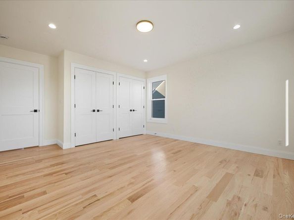 20 Baker Lane, Levittown NY 11756