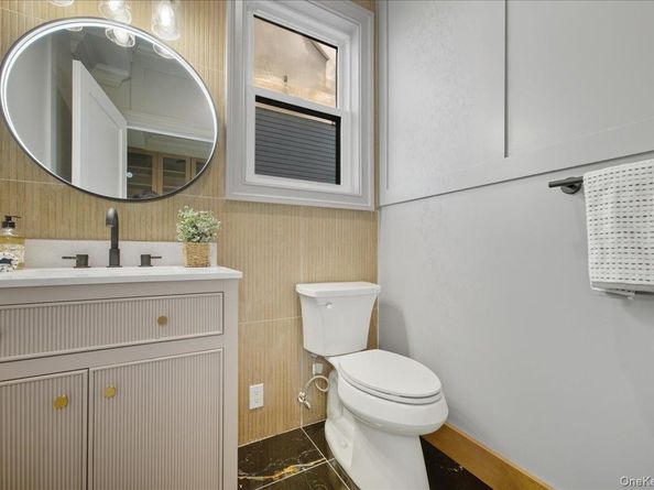 20 Baker Lane, Levittown NY 11756