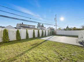 20 Baker Lane, Levittown NY 11756