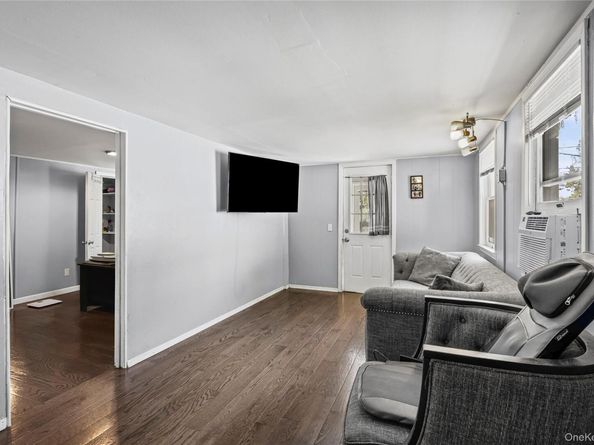 136 N Delaware Avenue, Lindenhurst NY 11757