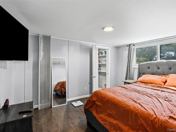 136 N Delaware Avenue, Lindenhurst NY 11757