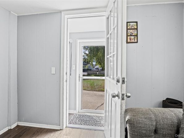 136 N Delaware Avenue, Lindenhurst NY 11757