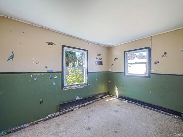 36 Bowling Lane, Levittown NY 11756