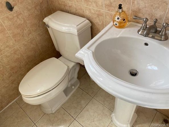 247-10 76th Avenue 2nd fl, Bellerose NY 11426