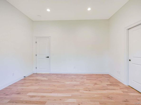 599 Robeson Place, Medford NY 11763