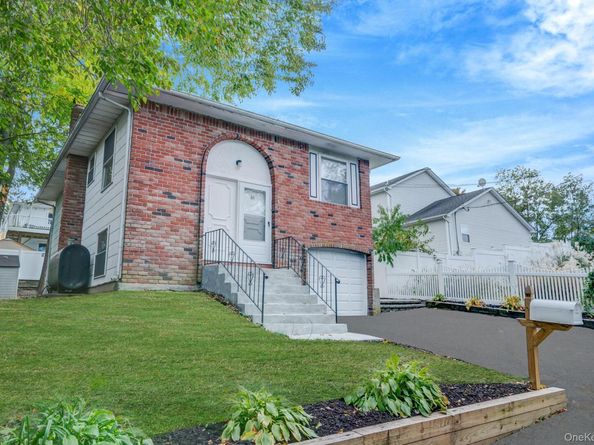 16 Birch Drive, Ronkonkoma NY 11779