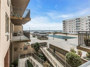 25 Neptune Boulevard 2E, Long Beach NY 11561