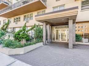 25 Neptune Boulevard 2E, Long Beach NY 11561