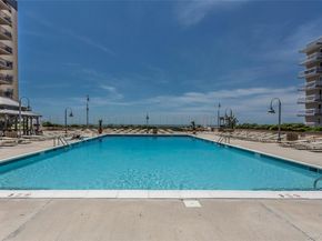 25 Neptune Boulevard 2E, Long Beach NY 11561