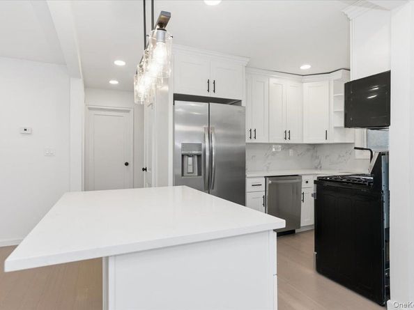 233 Roxbury Road S, Garden City South NY 11530