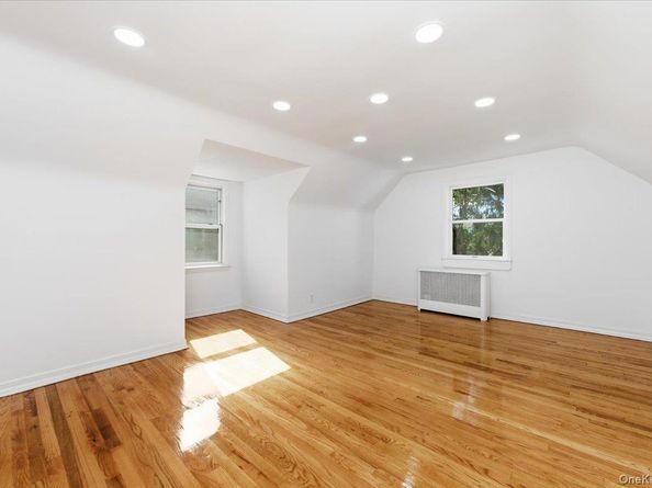 233 Roxbury Road S, Garden City South NY 11530